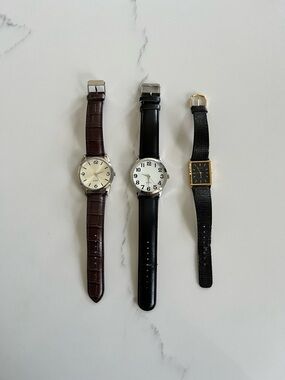 Classic Men's Leather Strap Watch - Black